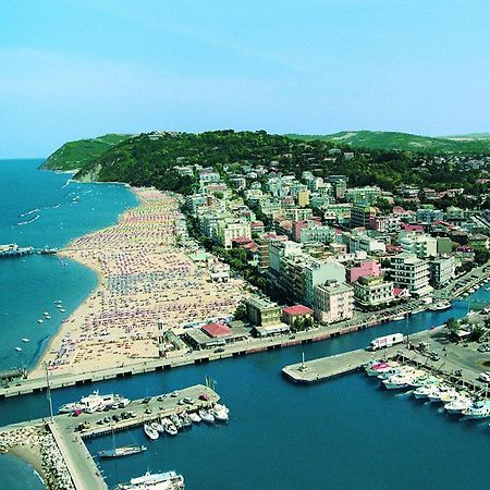 Hotel Plaza Gabicce Mare Exterior photo